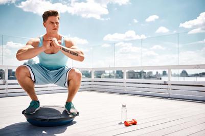 What is Bosu. 3 simple exercises that will help you get acquainted with the simulator